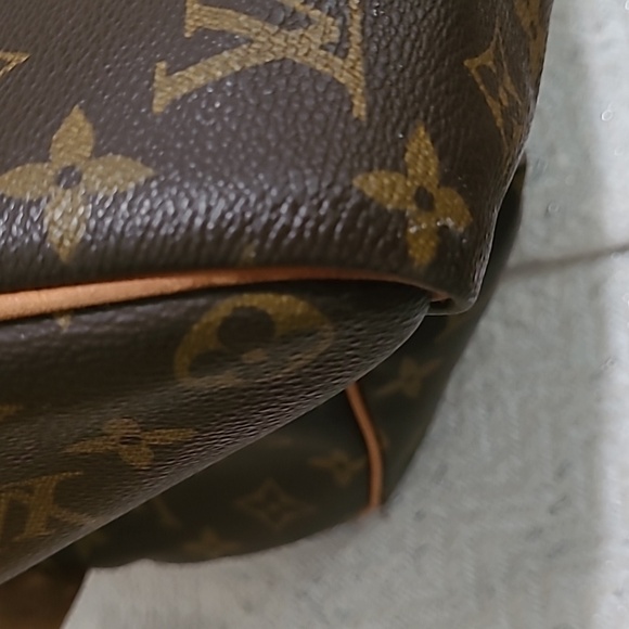 Louis Vuittion small duffle - Picture 6 of 14